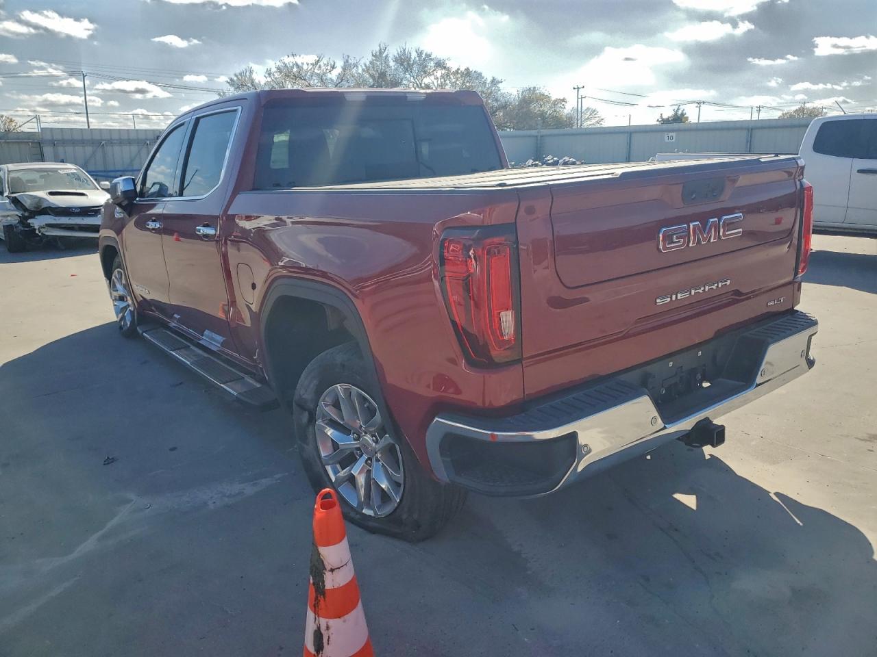 GMC Sierra C1500 Slt Image 8