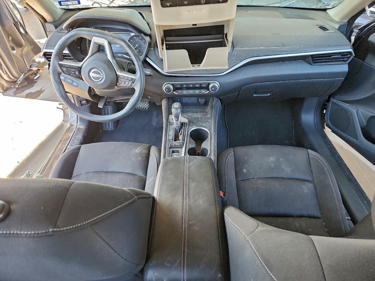 Nissan Altima Sv Image 9