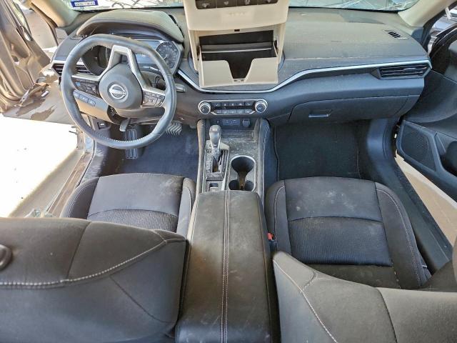 Nissan Altima Sv Image 9