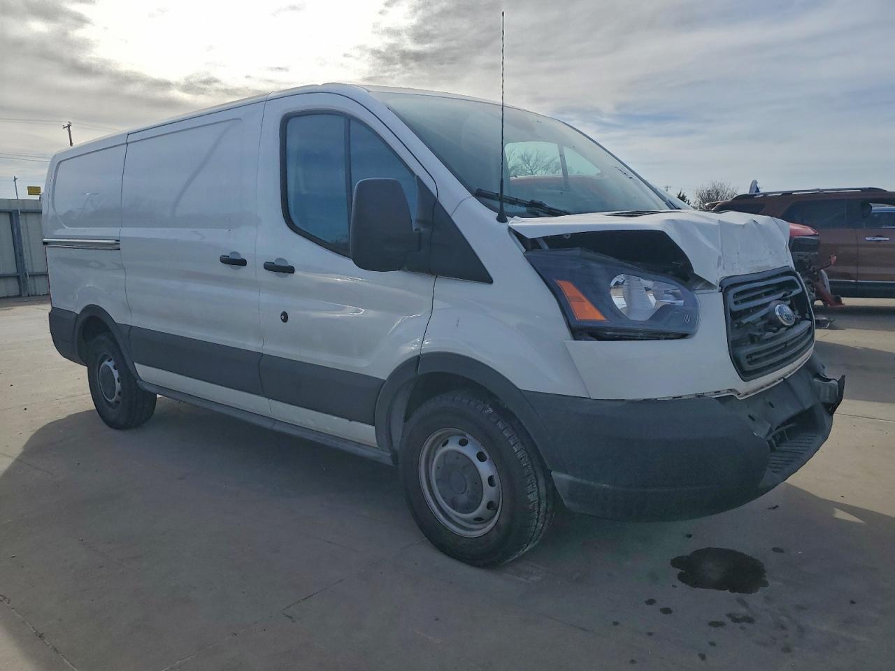 Ford Transit T-150 Image 3