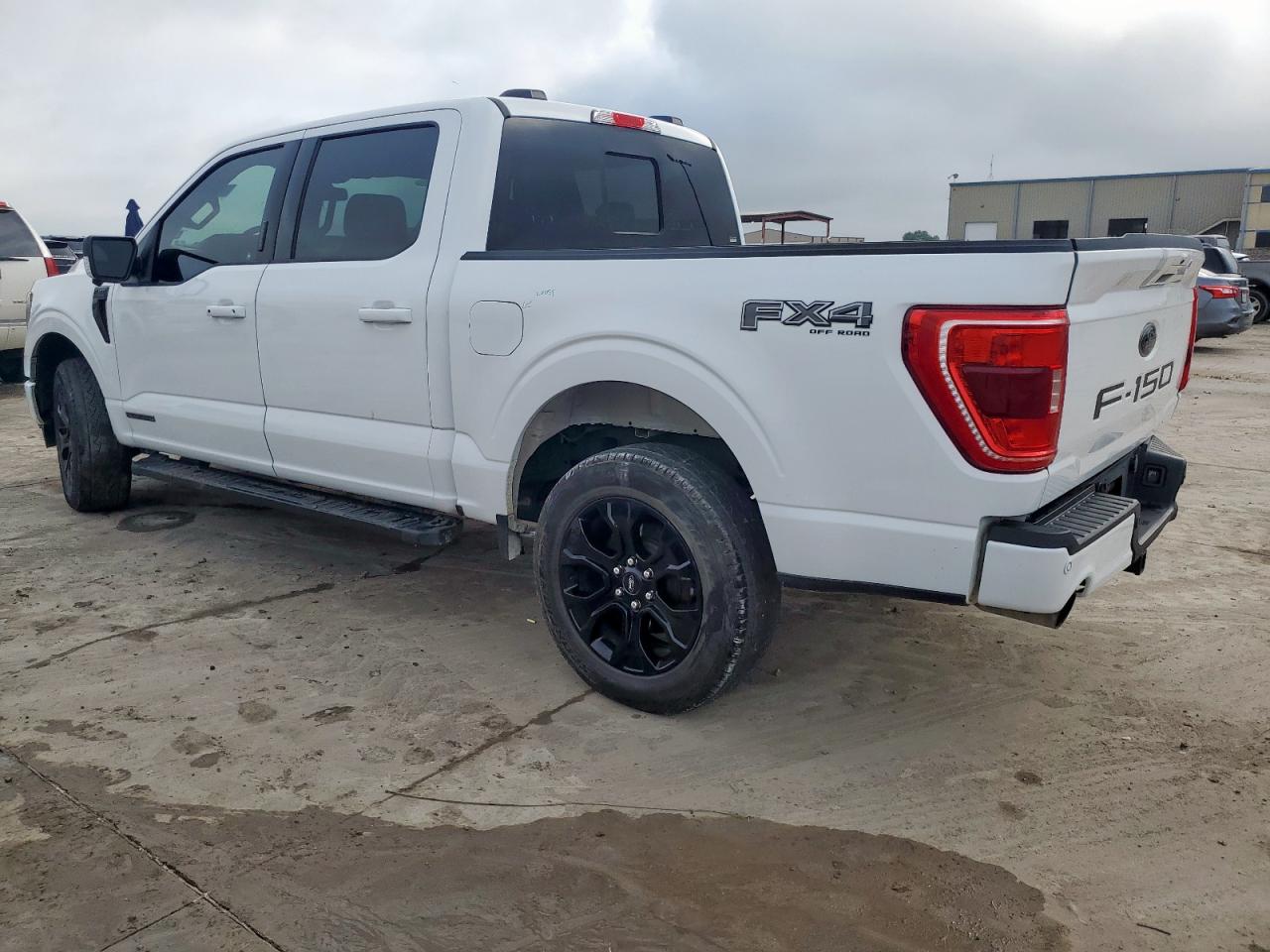 Ford F-150 Supercrew Image 3