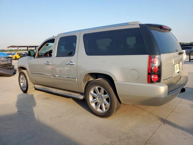 GMC Yukon Denali Image 10