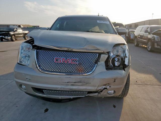 GMC Yukon Denali Image 5