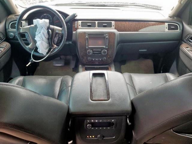 GMC Yukon Denali Image 7