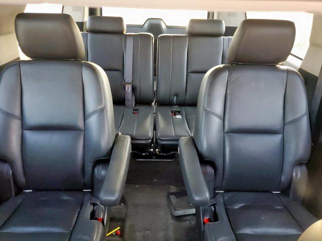 GMC Yukon Denali Image 13