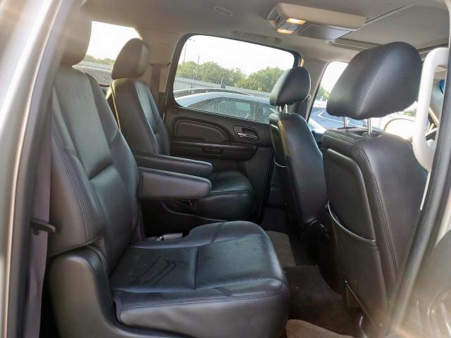 GMC Yukon Denali Image 6