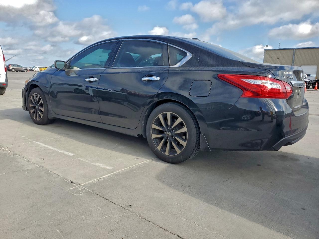 Nissan Altima 2.5 Image 3