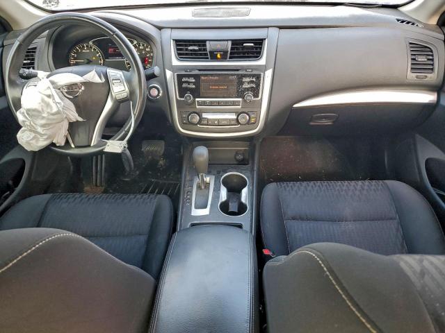 Nissan Altima 2.5 Image 10