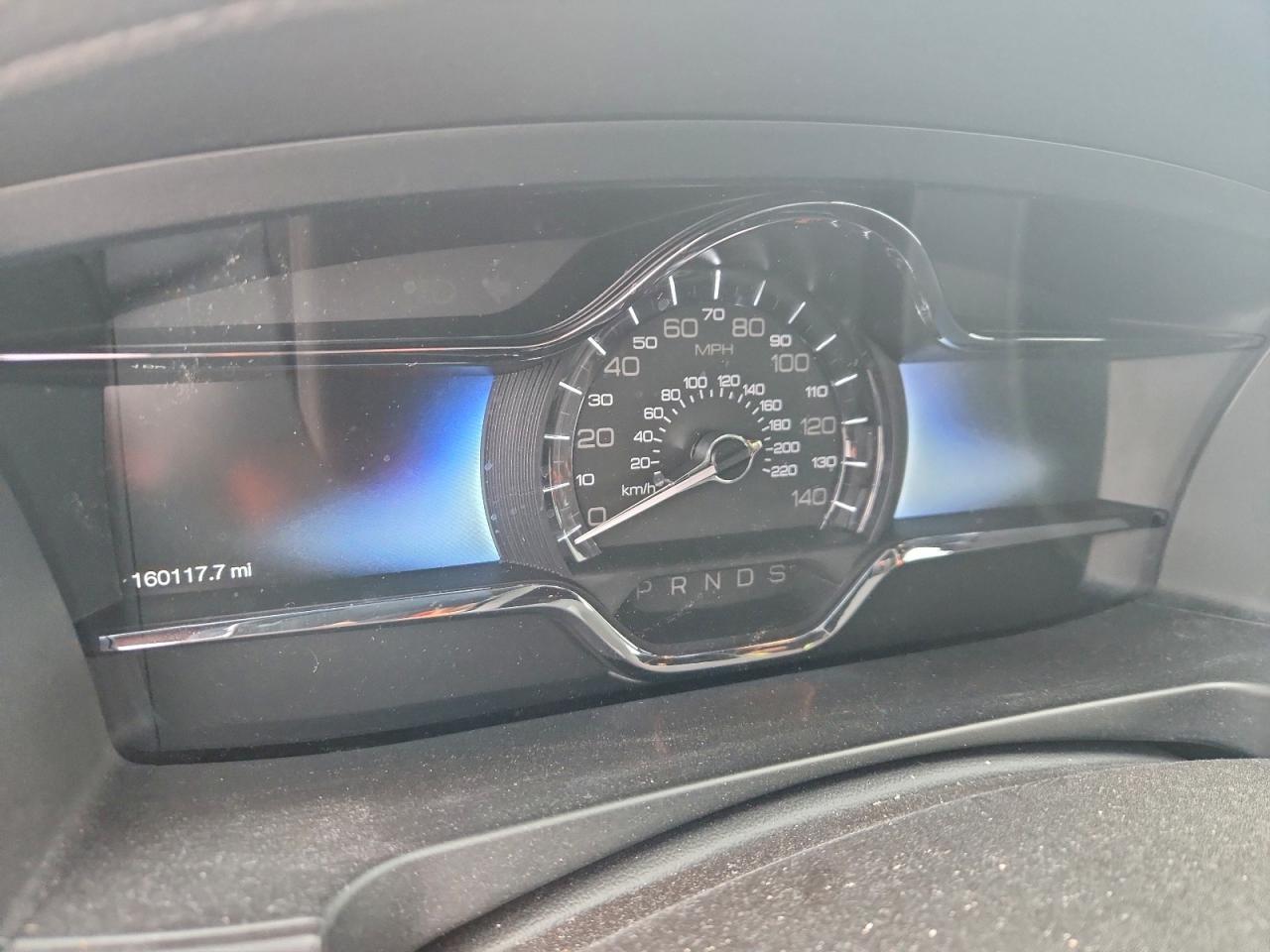 Lincoln MKS Image 10