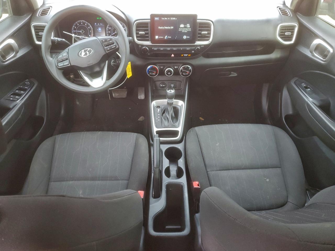 Hyundai VENUE Se Image 4