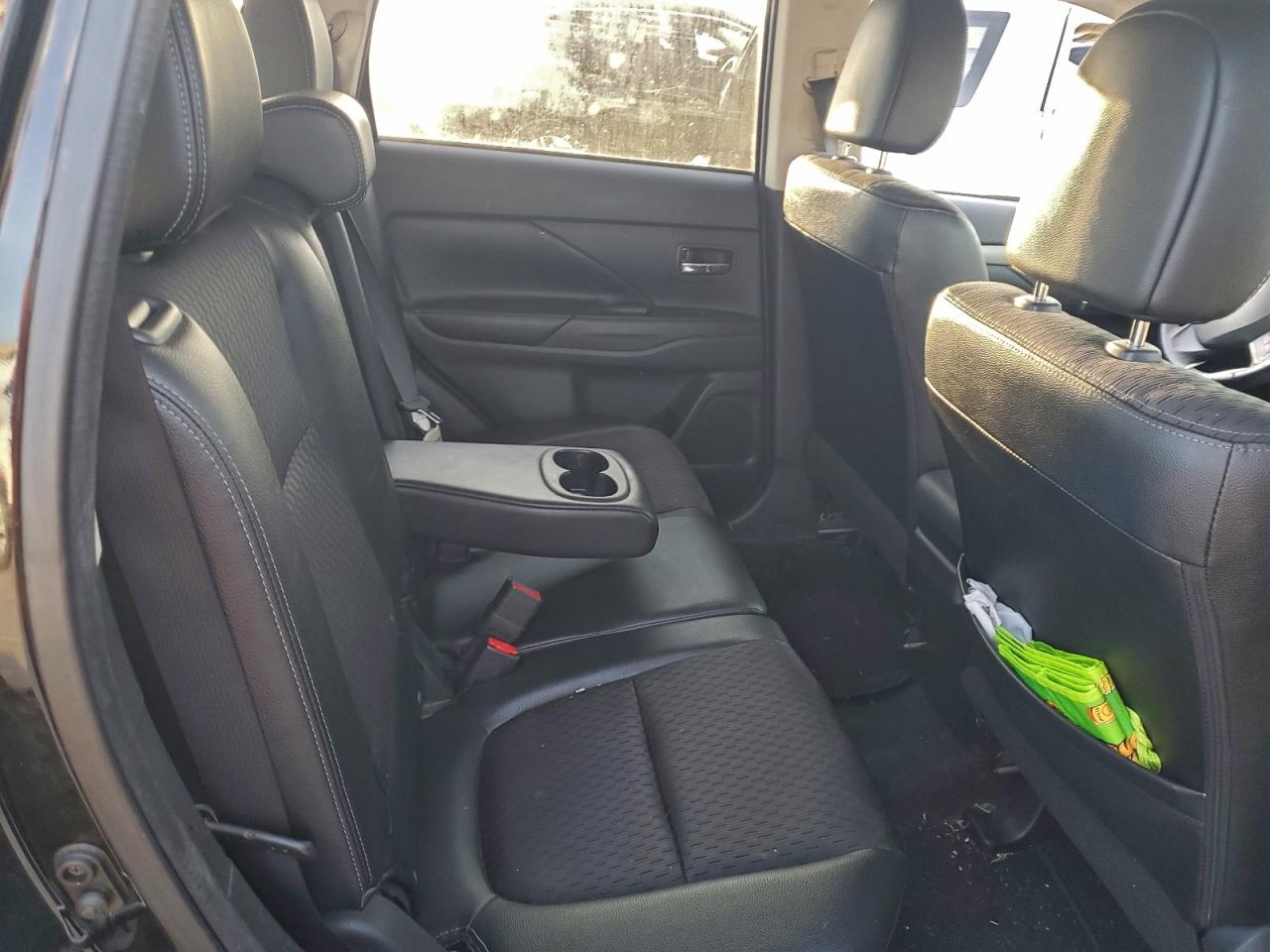 Mitsubishi Outlander Se Image 8