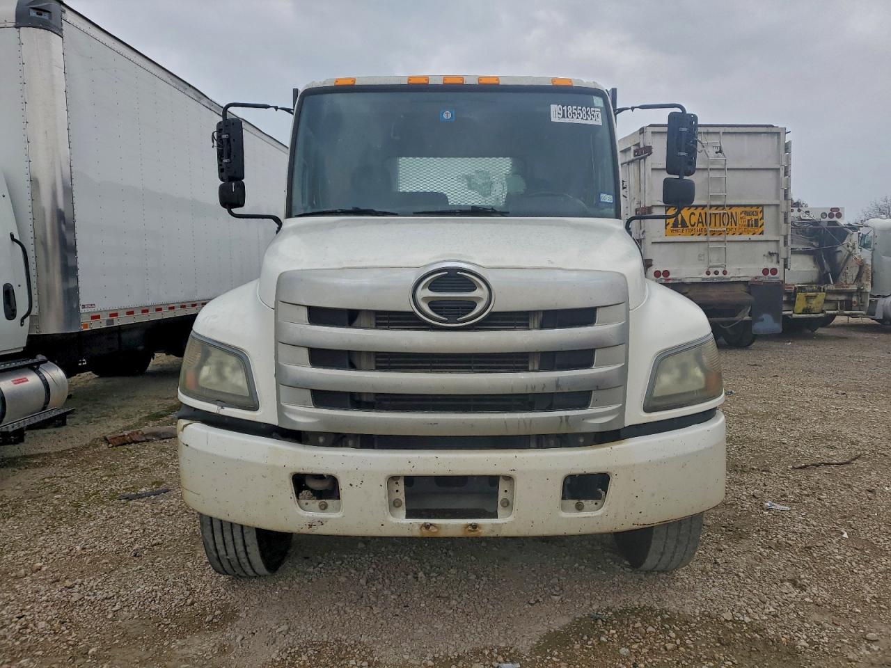 Hino 258 268 Image 9