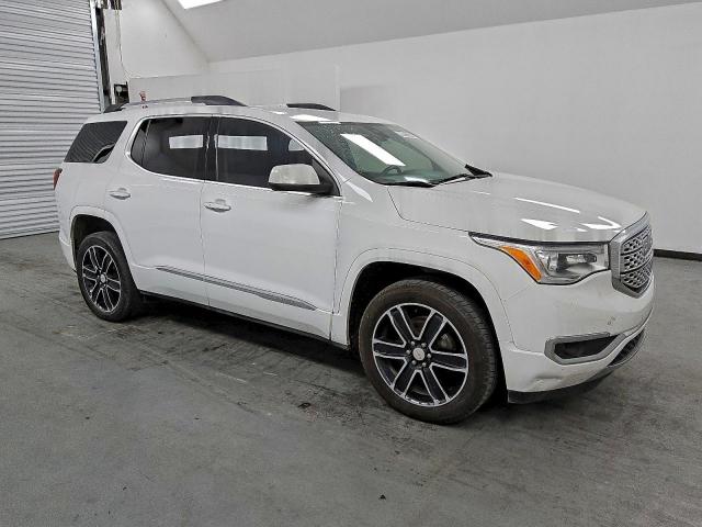 GMC Acadia Denali Image 3