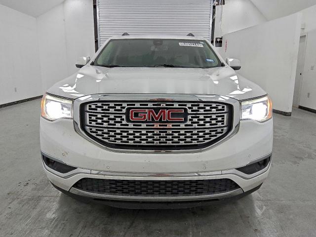 GMC Acadia Denali Image 7