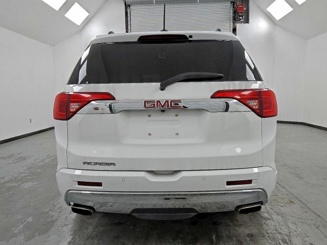 GMC Acadia Denali Image 6