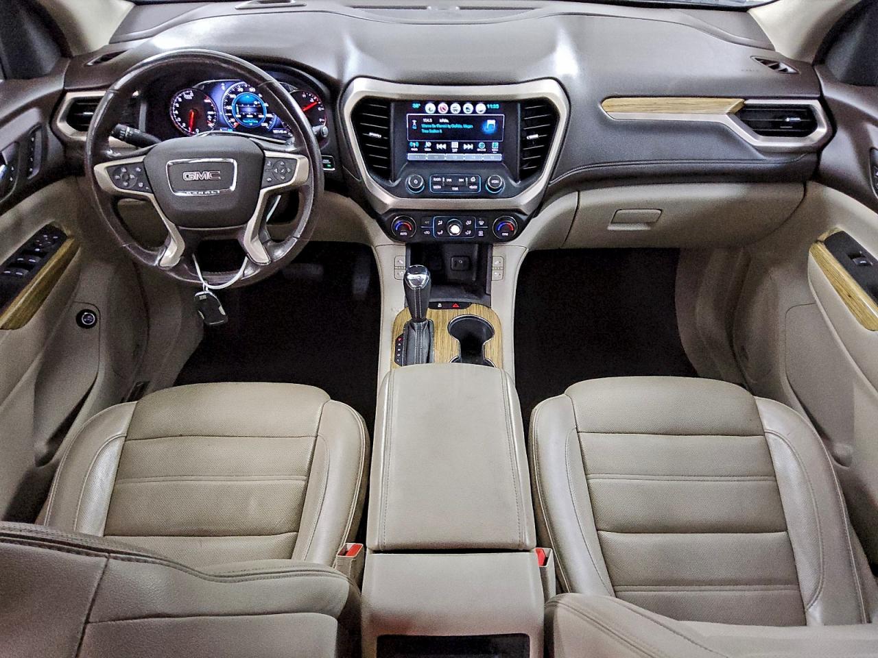 GMC Acadia Denali Image 11