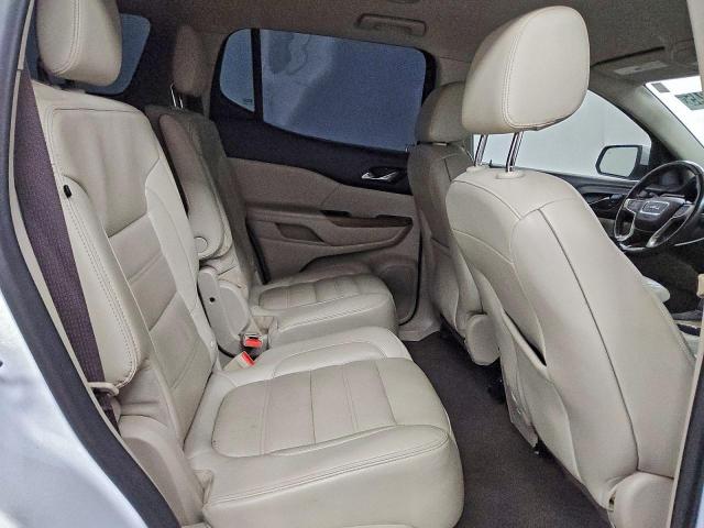 GMC Acadia Denali Image 10