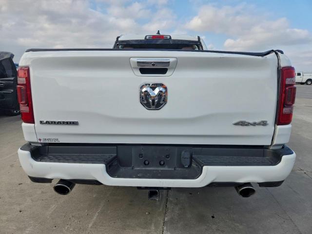 Ram 1500 Laramie Image 4