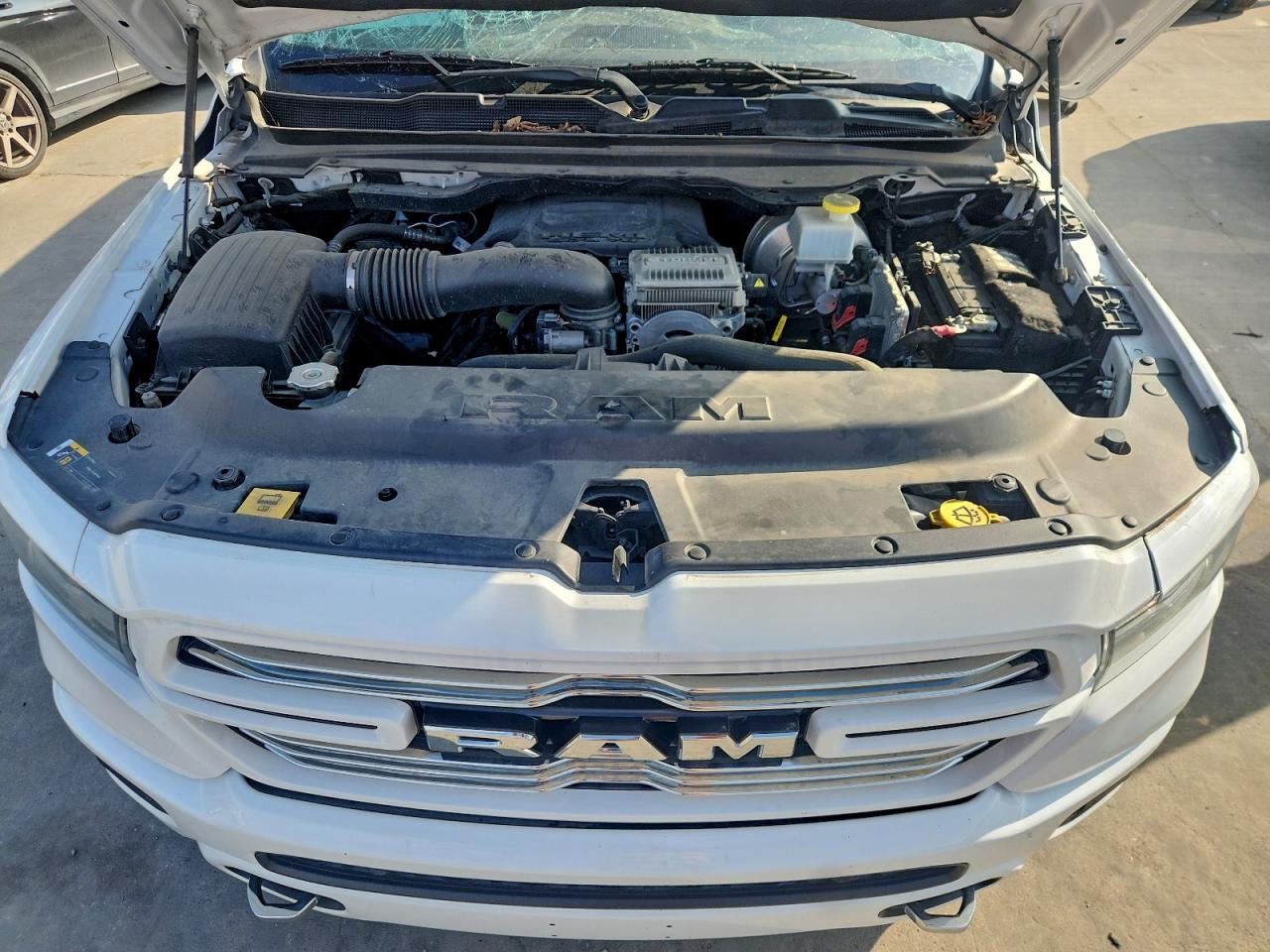 Ram 1500 Laramie Image 10