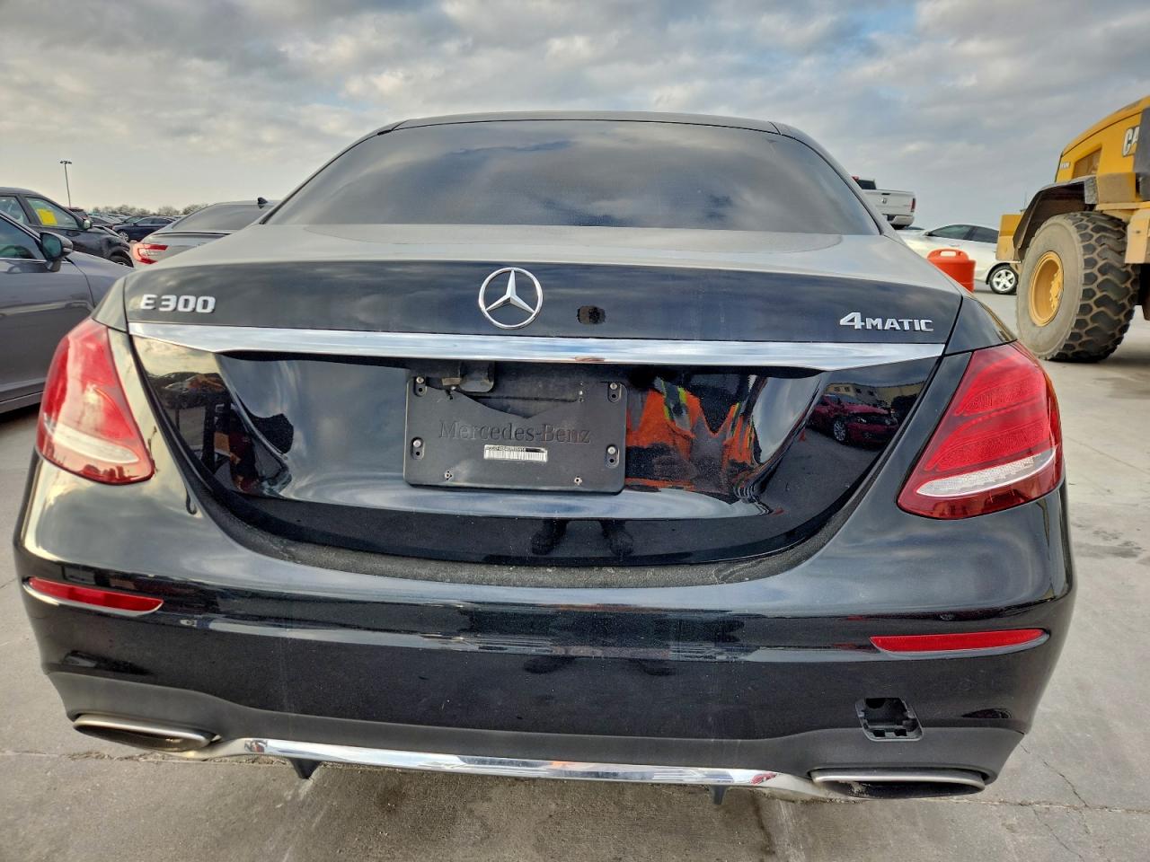 Mercedes-Benz E-Class 300 4matic Image 10