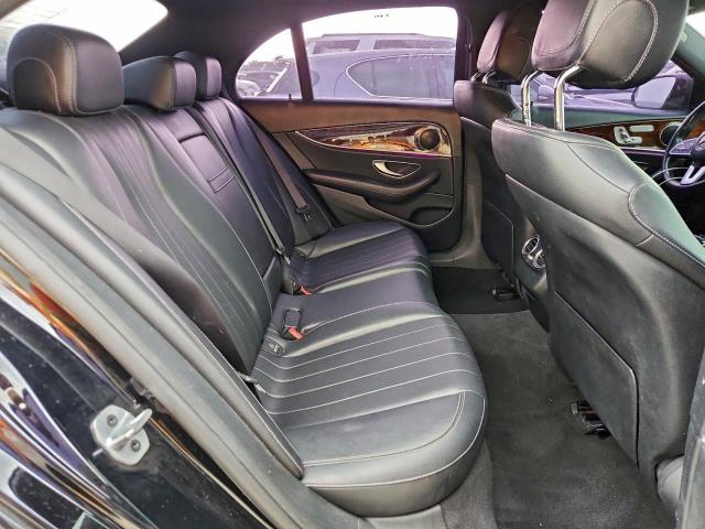 Mercedes-Benz E-Class 300 4matic Image 8