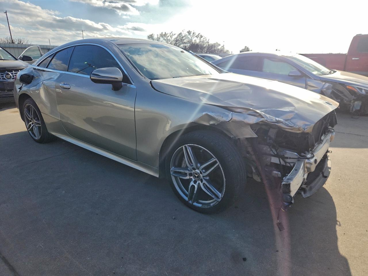 Mercedes-Benz E-Class 400 4matic Image 4