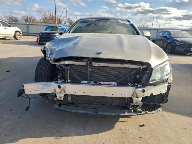 Mercedes-Benz E-Class 400 4matic Image 6