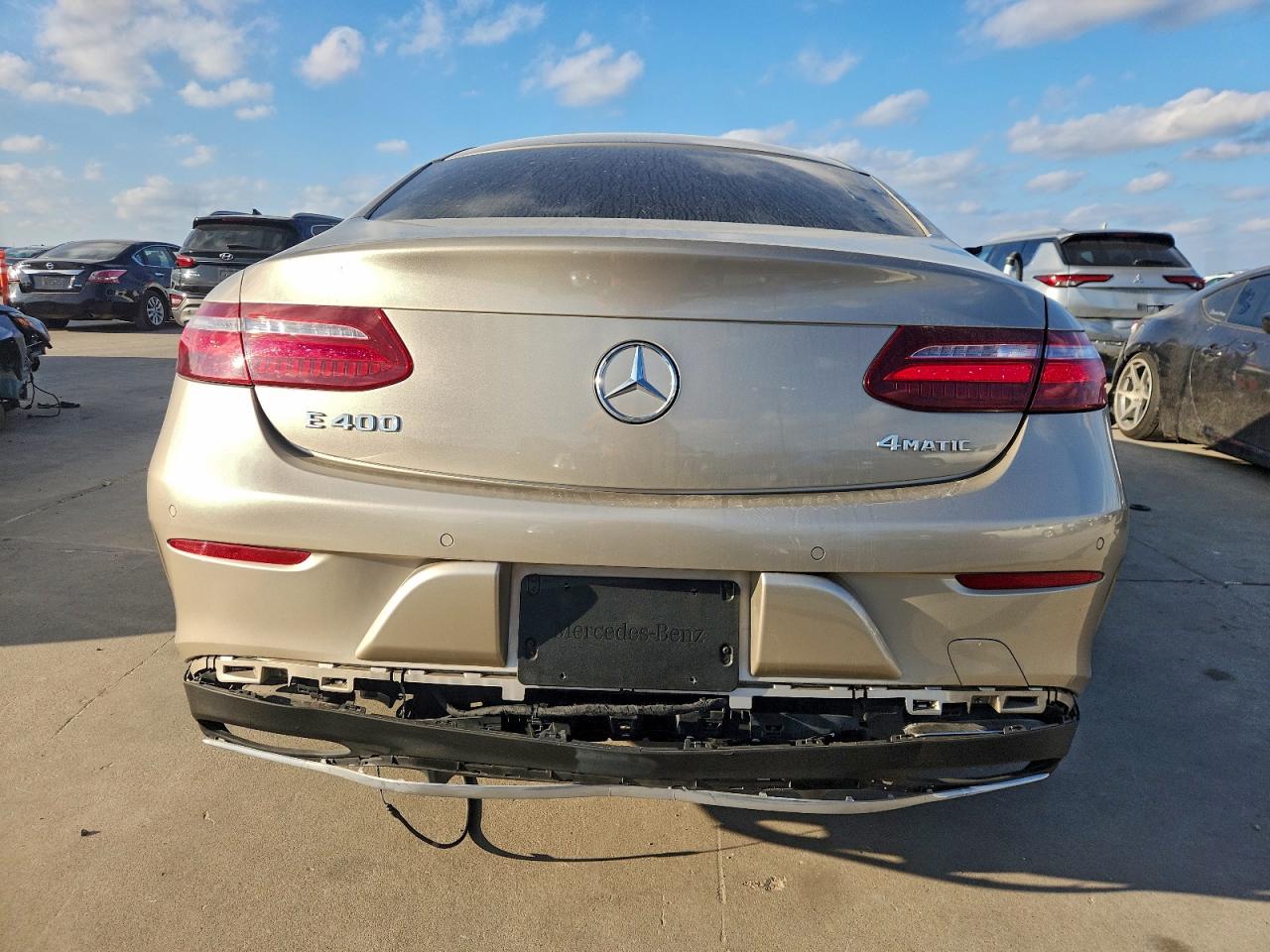 Mercedes-Benz E-Class 400 4matic Image 2