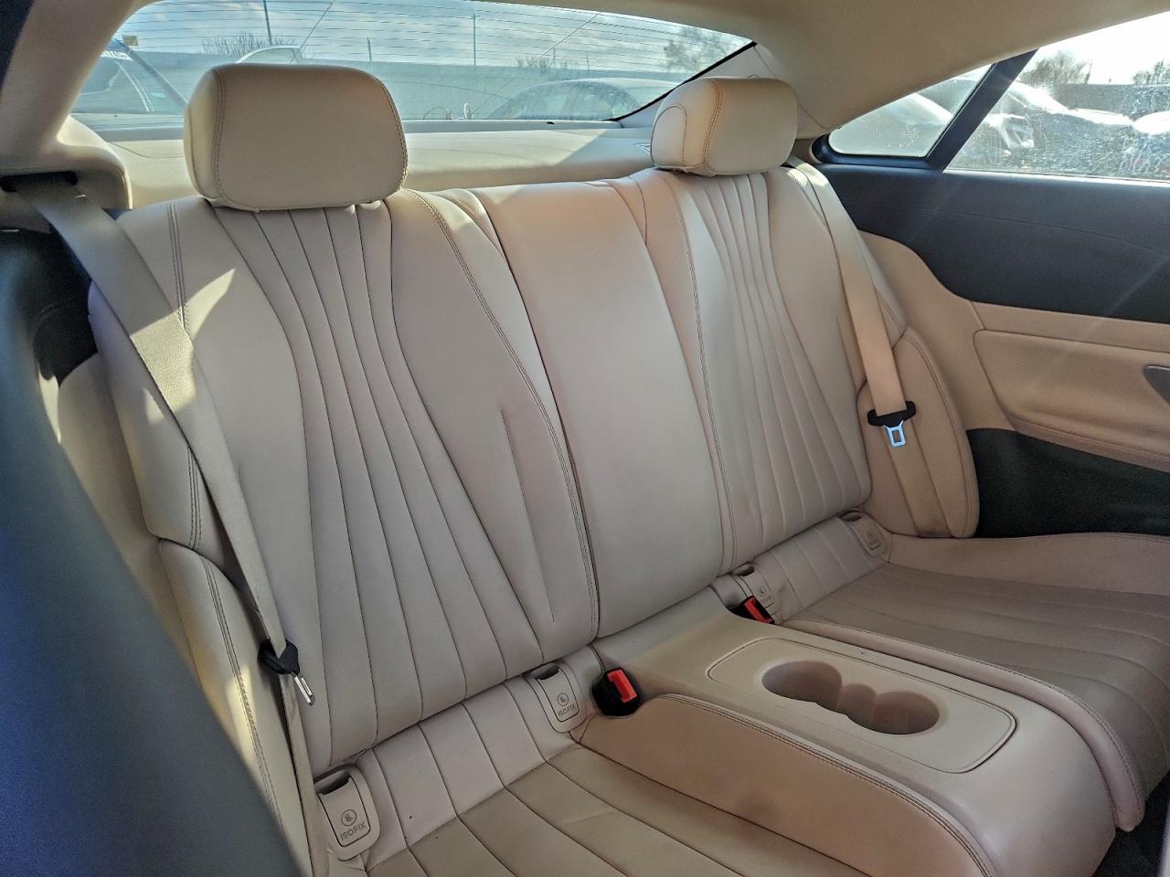 Mercedes-Benz E-Class 400 4matic Image 8