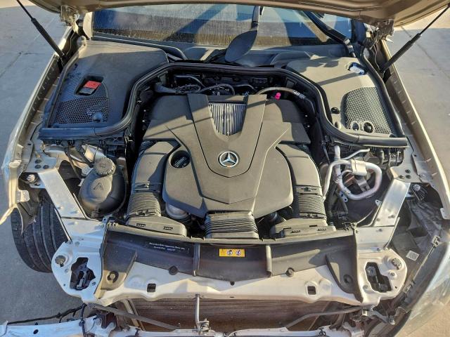 Mercedes-Benz E-Class 400 4matic Image 11