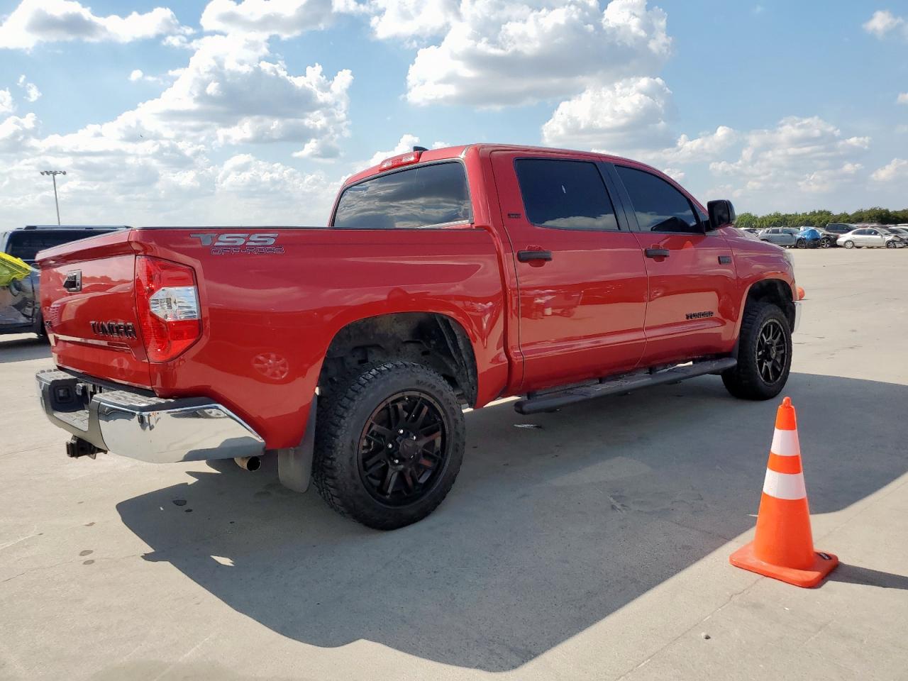 Toyota Tundra Crewmax Sr5 Image 2