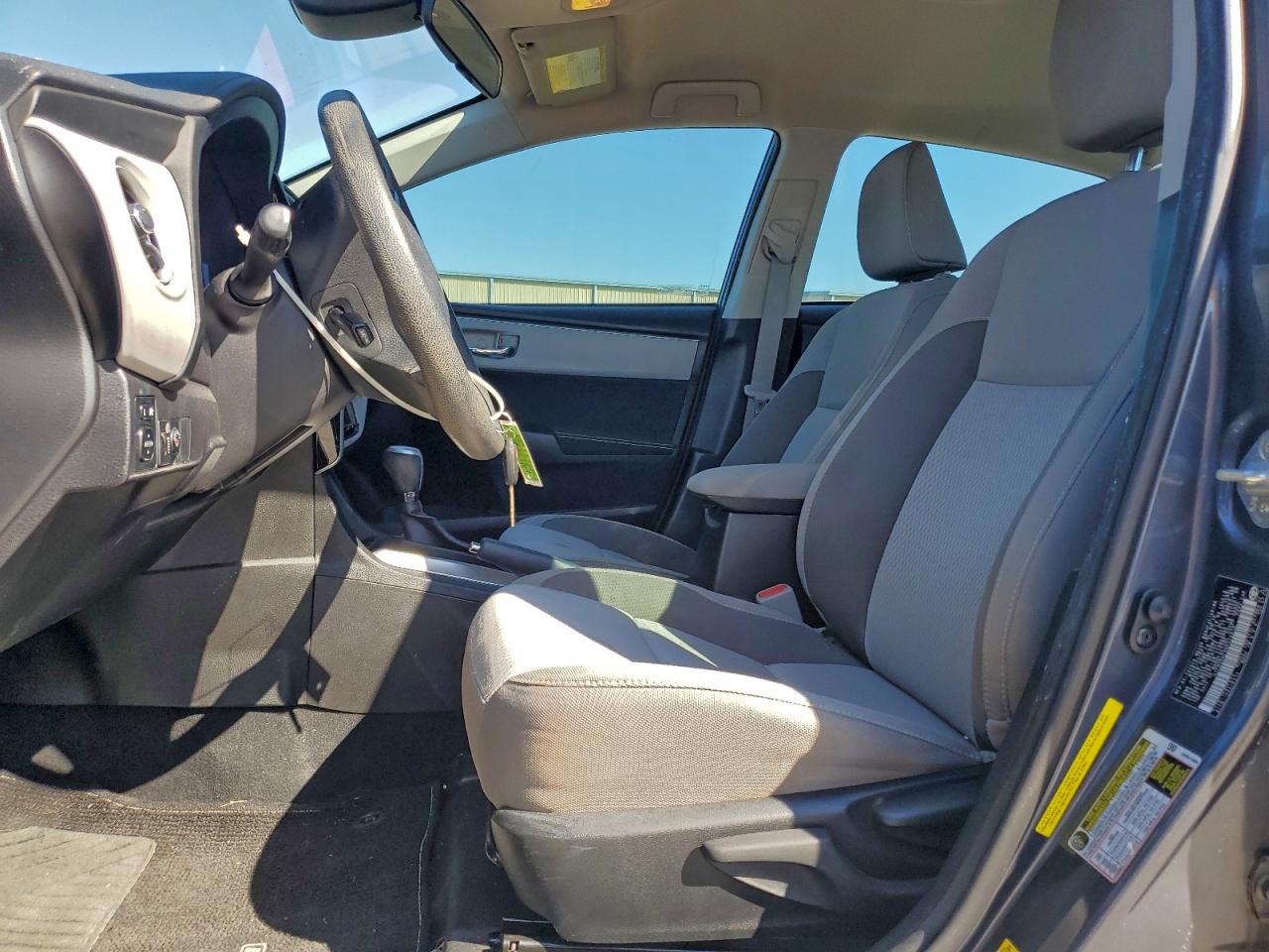 Toyota Corolla L Image 6