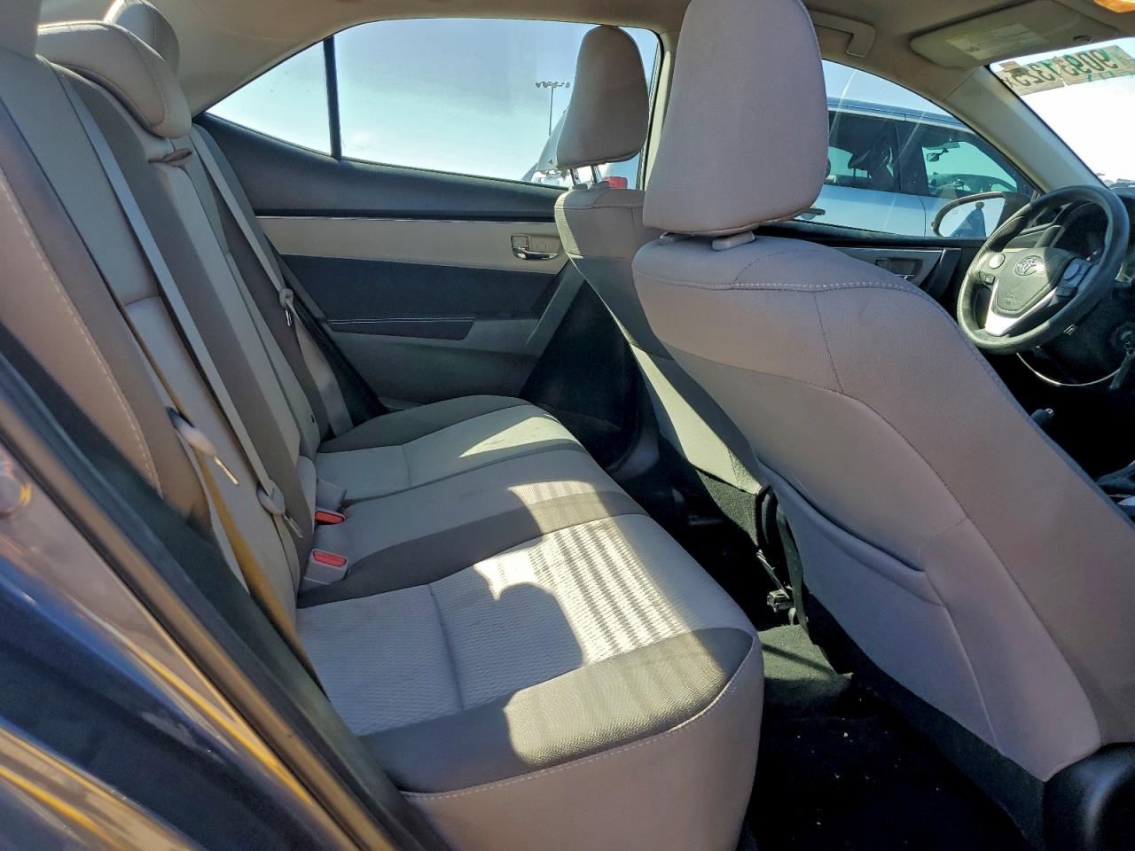 Toyota Corolla L Image 8