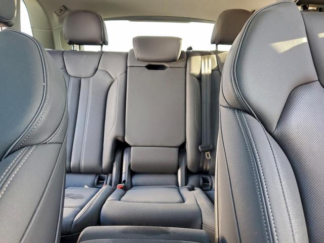 Audi Q5 Prestige Image 13