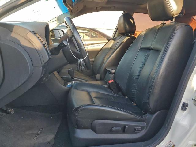 Nissan Altima Base Image 12