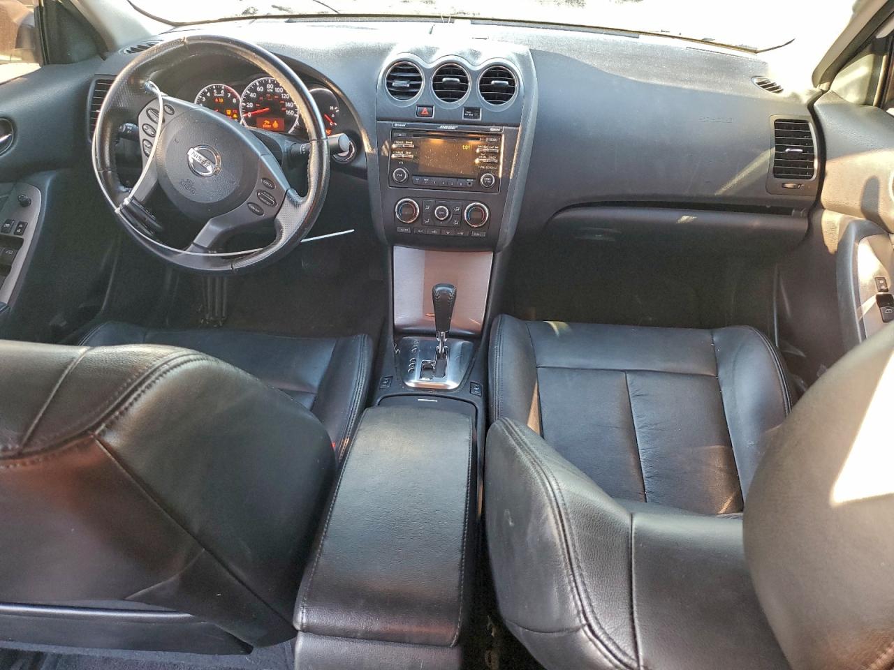 Nissan Altima Base Image 10