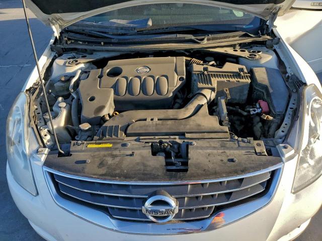 Nissan Altima Base Image 6
