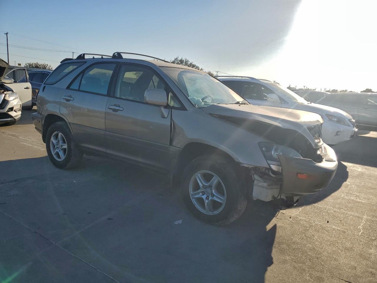 Lexus RX 300 Image 4