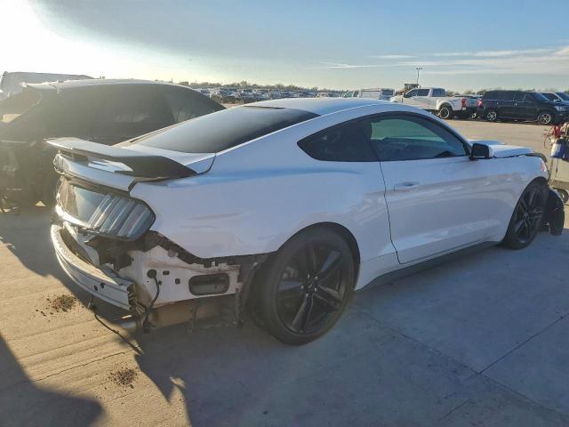 Ford Mustang Image 6