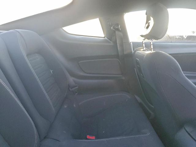 Ford Mustang Image 8