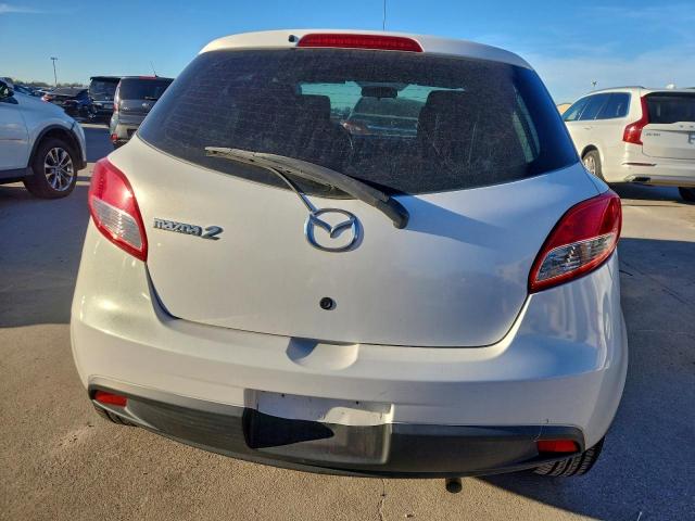 Mazda 2 Image 6