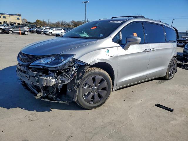  Salvage Chrysler Pacifica