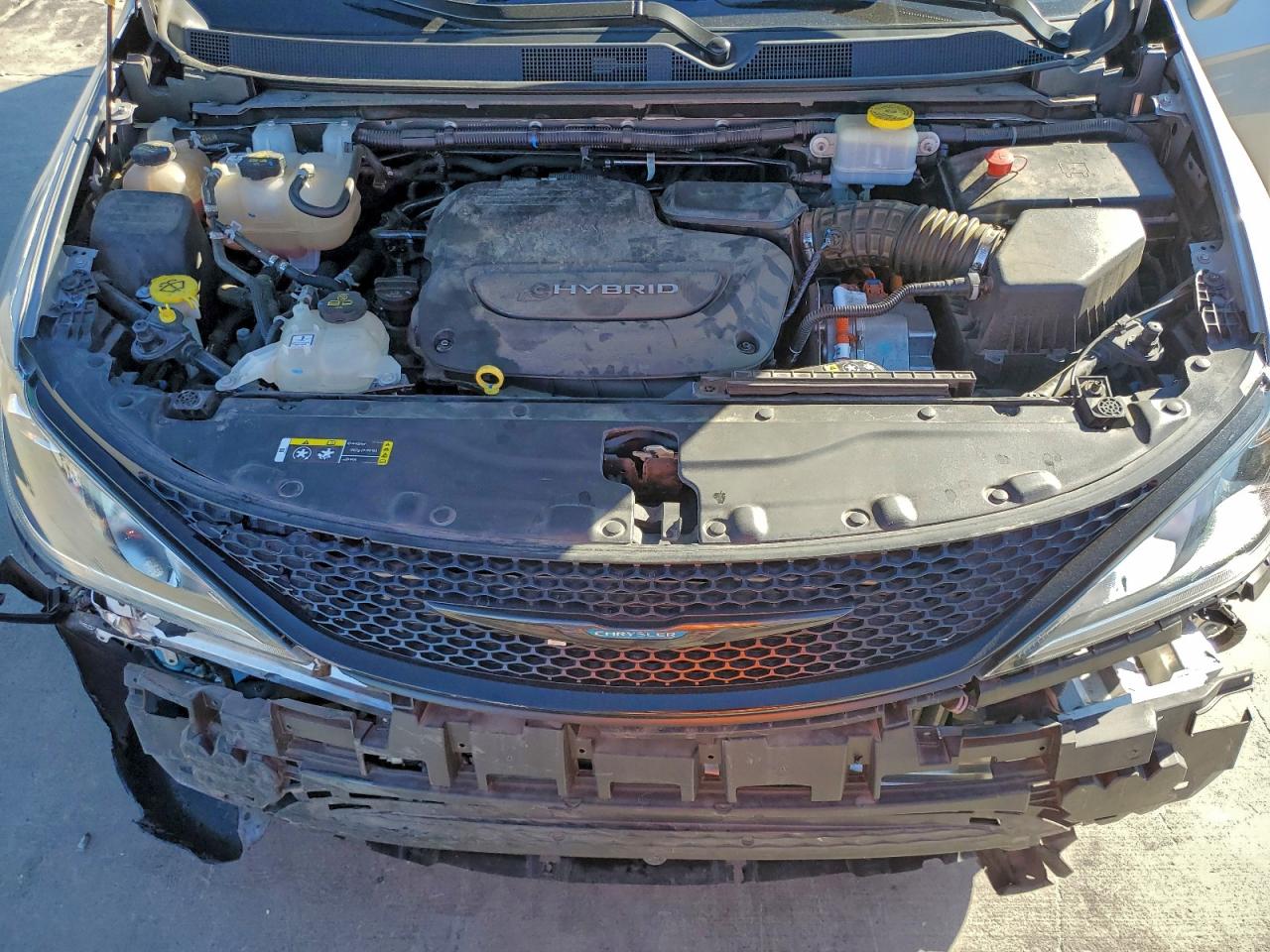 Chrysler Pacifica Hybrid Touring L Image 11