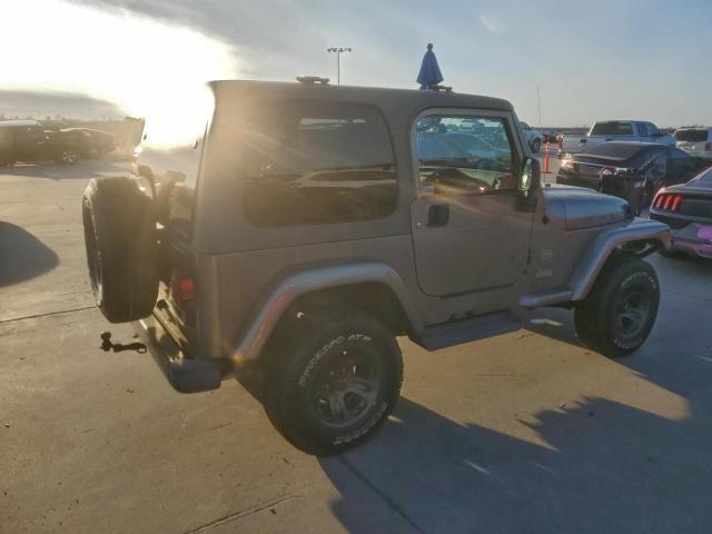 Jeep Wrangler Sahara Image 4