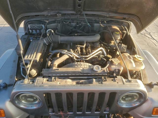 Jeep Wrangler Sahara Image 10