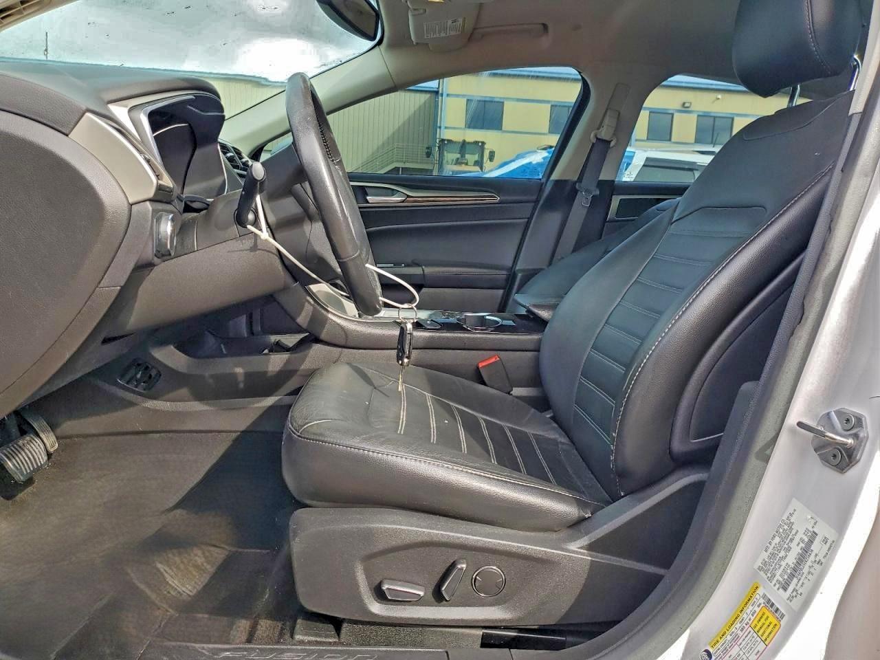 Ford Fusion Se Hybrid Image 5