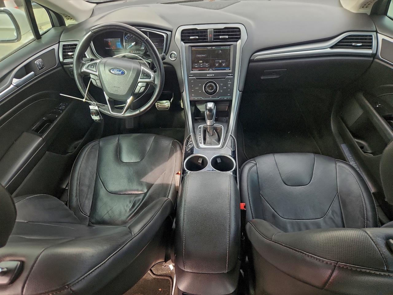 Ford Fusion Titanium Image 12