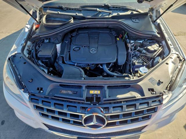 Mercedes-Benz M-Class 350 Image 10