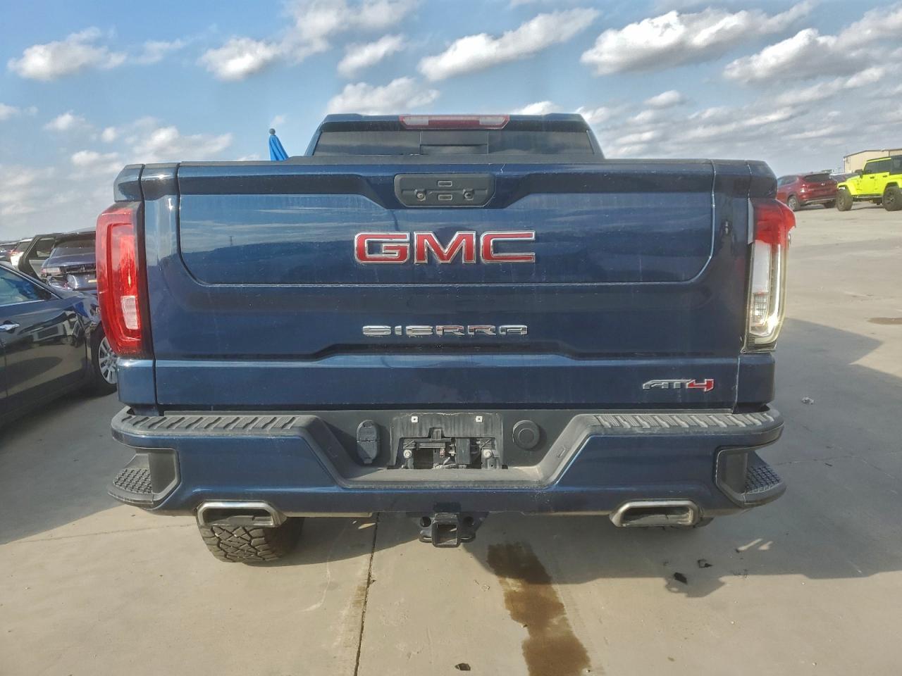GMC Sierra K1500 At4 Image 12