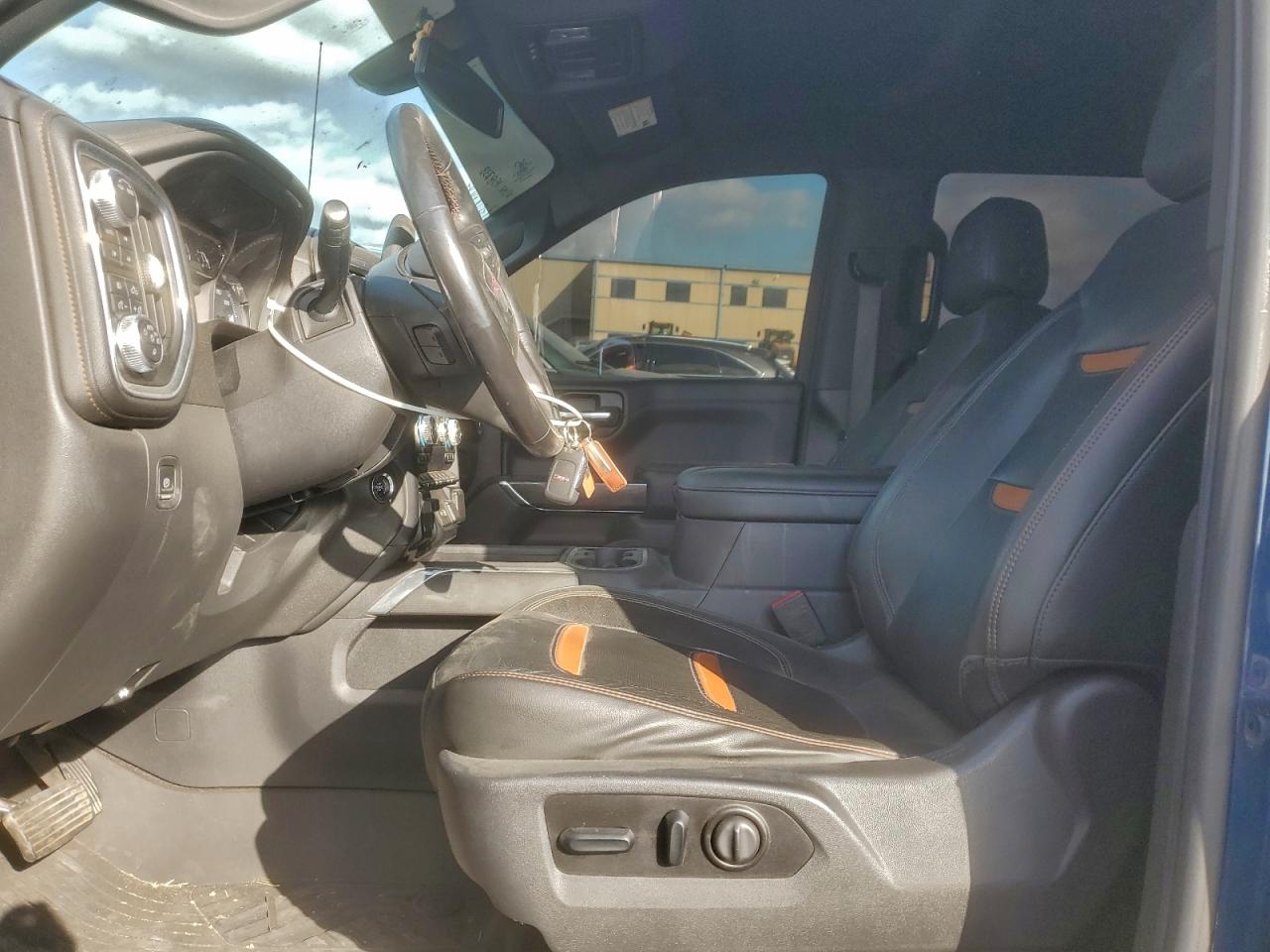 GMC Sierra K1500 At4 Image 3